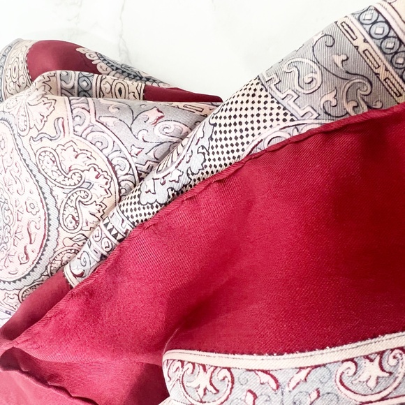 Vintage Maroon Paisley Rolled Hem Satin Scarf Shawl Neck Warmer Accessory - Picture 7 of 8